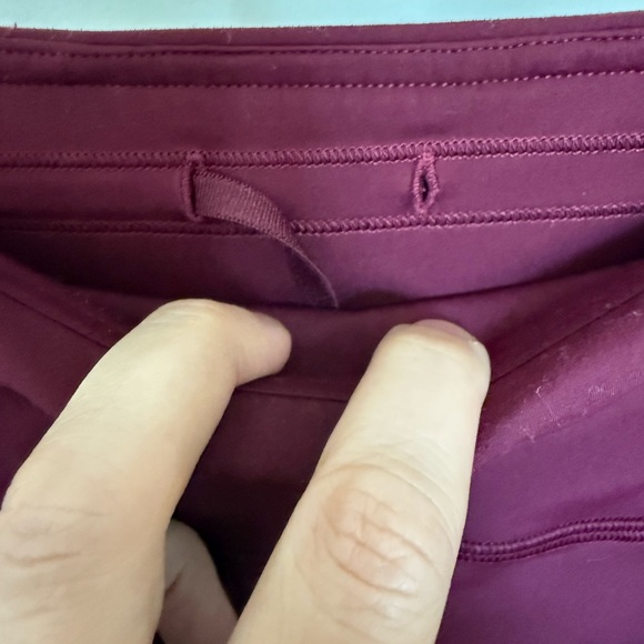 Lululemon Athletica Zip The Line Crop Red Capri 23” size 6 - Picture 10 of 11